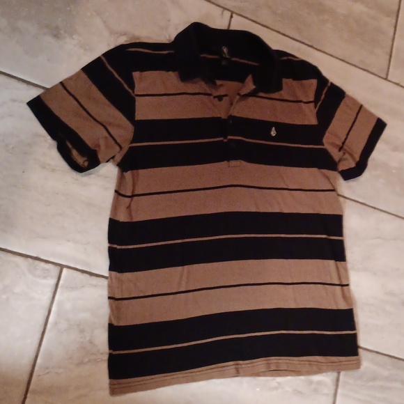 Volcom button collared perfect condition mens size medium - Picture 4 of 9